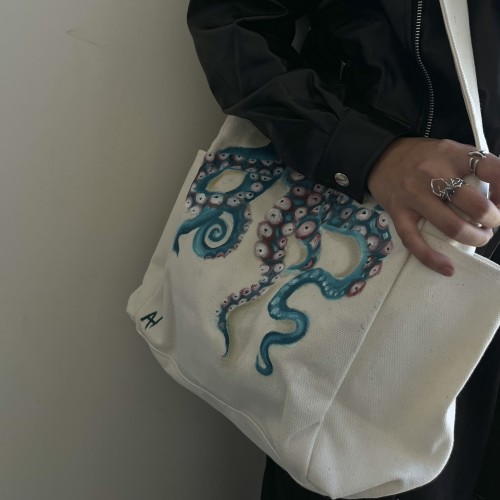 Curse octopus bag