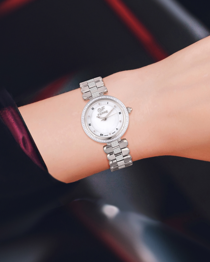 ساعة الماس نسائية صناعة سويسرية ماركة جي اف فيرري فضي مينا ابيض موديل GF170039L