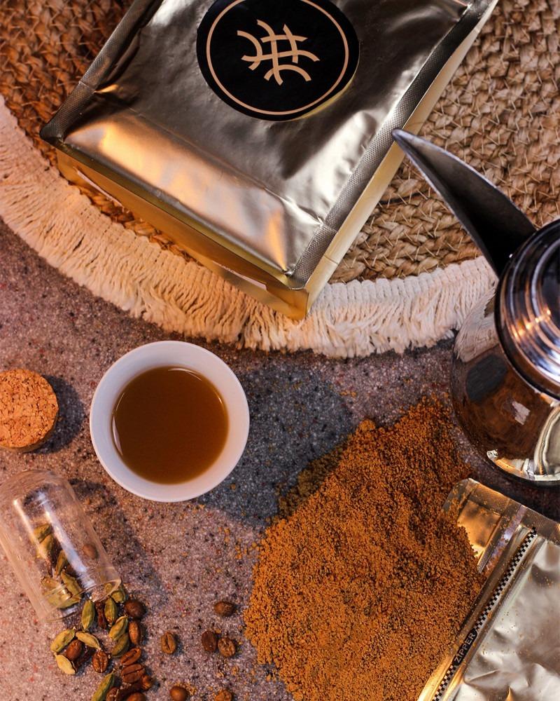 الأهمية الثقافية للقهوة السعودية بالزعفران والهيل