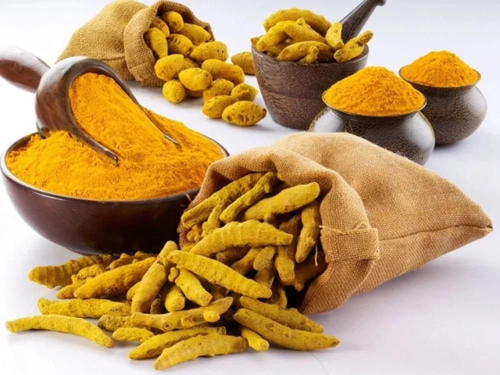 الفرق بين الكركم الذكر والكركم العادي: دليلك الشامل من عطارة شمول