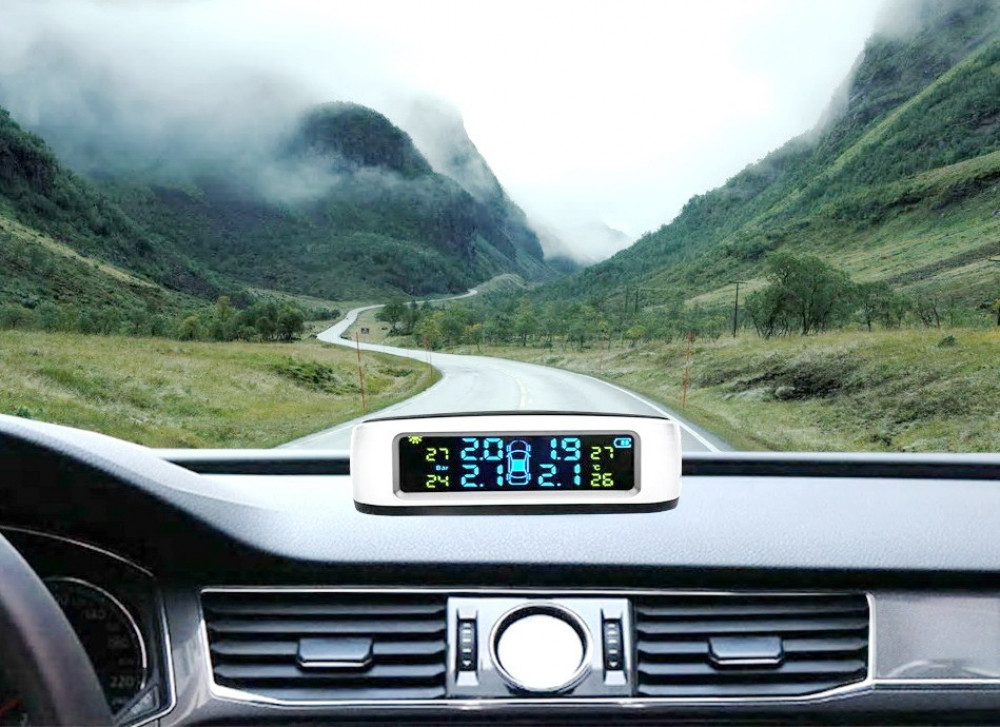 جهاز مراقبة ضغط وحرارة هواء إطارات السيارات يعمل بالطاقة الشمسية