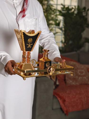 طقم ملكي لون اسود