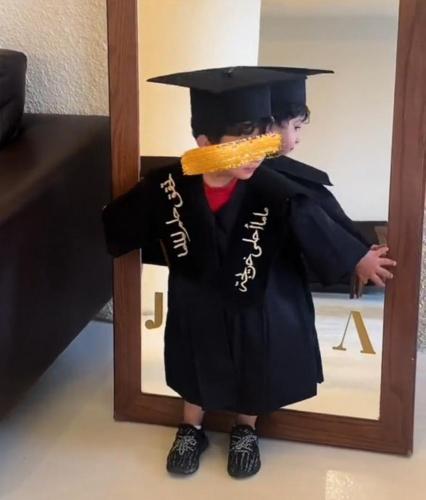 عباية تخرج للاطفال