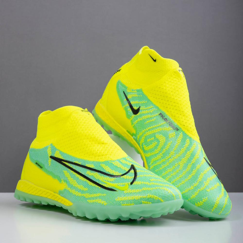 جزمة كرة قدم Nike