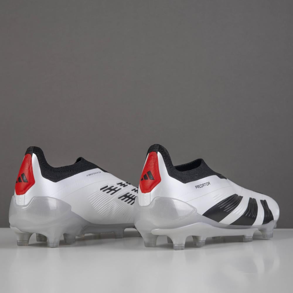 جزمة كرة قدم Adidas