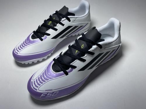 جزمة كرة قدم adidas