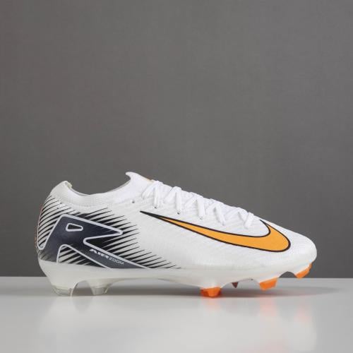جزمة كرة قدم Nike