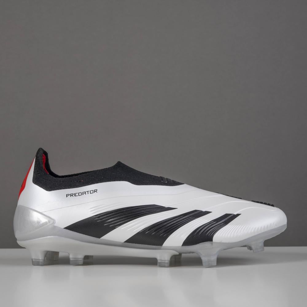 جزمة كرة قدم Adidas