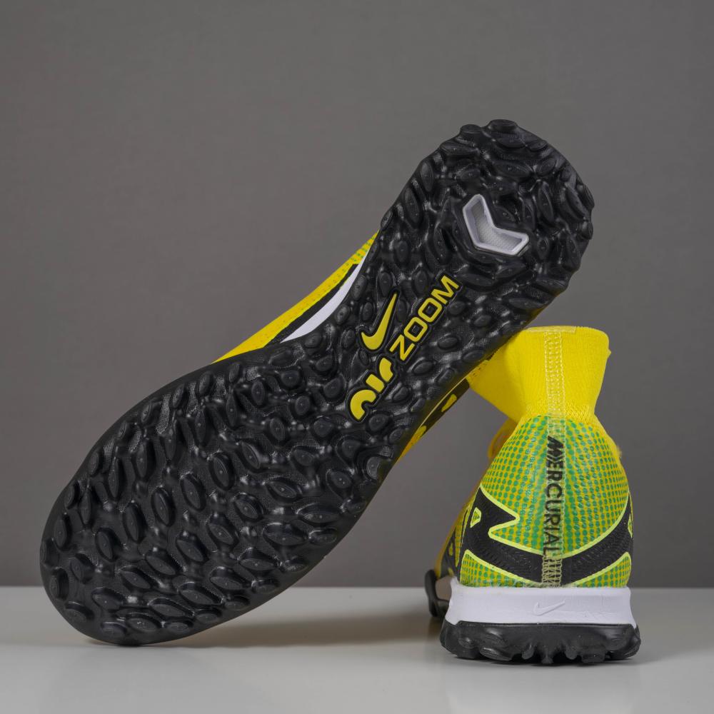 جزمة كرة قدم Nike