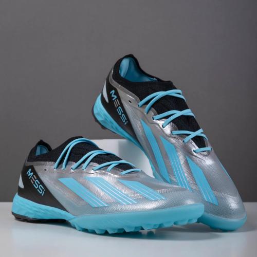 جزمة كرة قدم Adidas