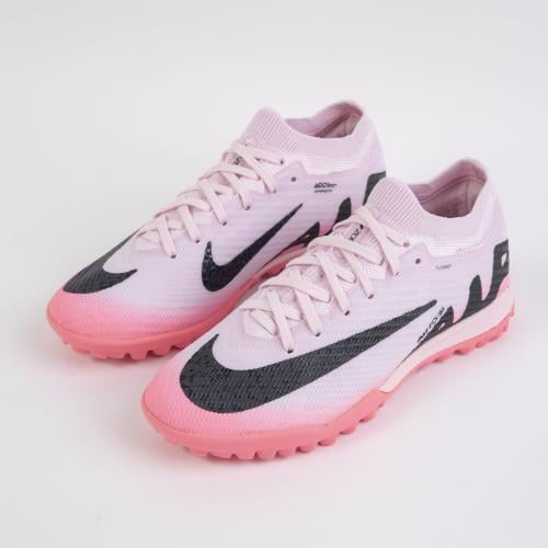جزمة كرة قدم Nike