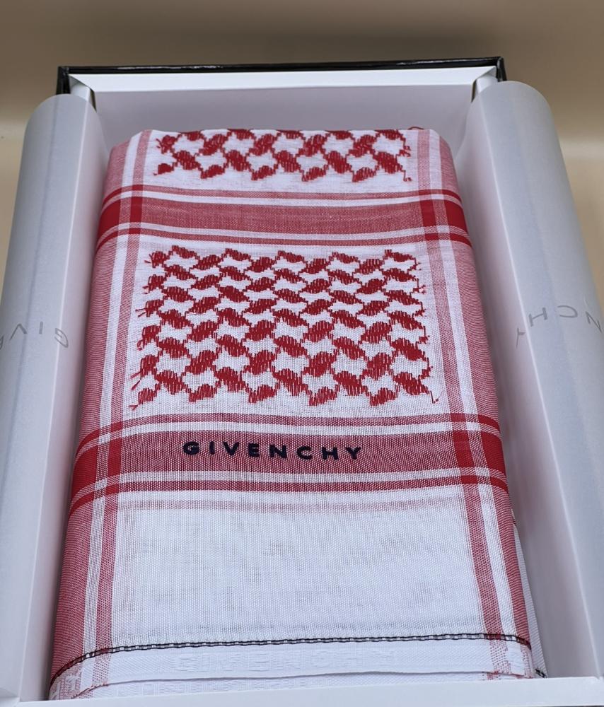 شماغ جفنشي اصدار خاص خط كحلي GIVENCHY