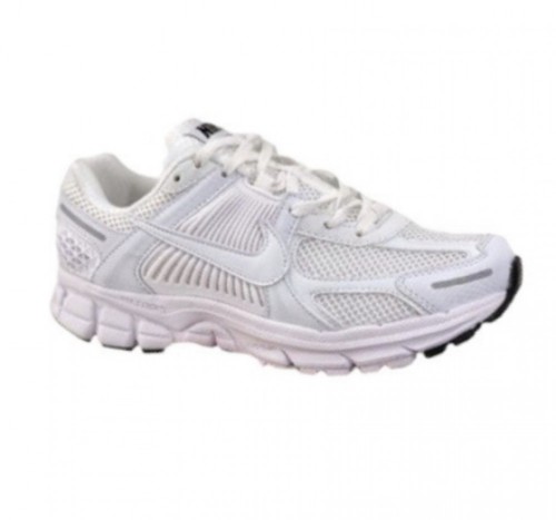 NIKE Zoom Vomero 5
