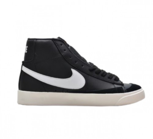 Nike Blazer Mid ‘77
