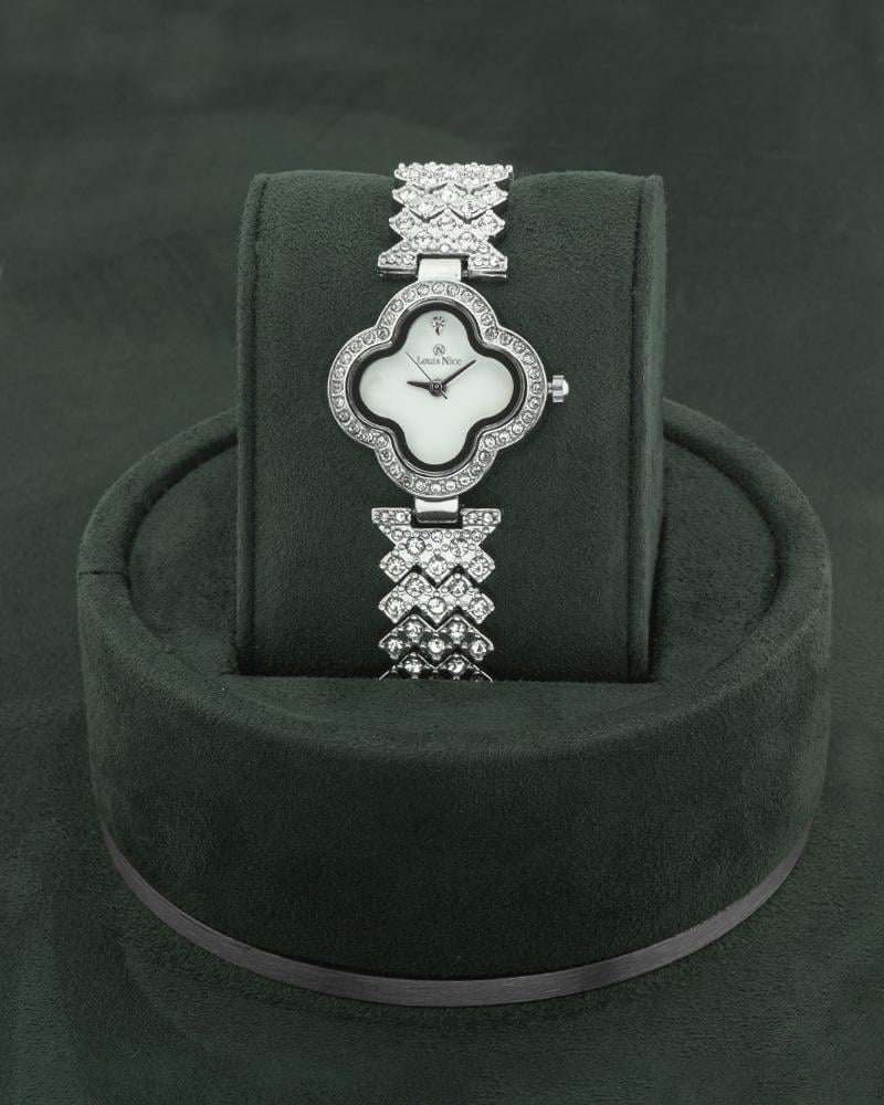 تشكيلة راقية تتكون من طقم زركون فاخر مع ساعة بتصميم أنيق