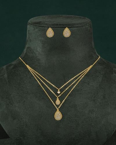 طقم شوكر سلسال وحلق مزين بالزركون تصميم ذهبي