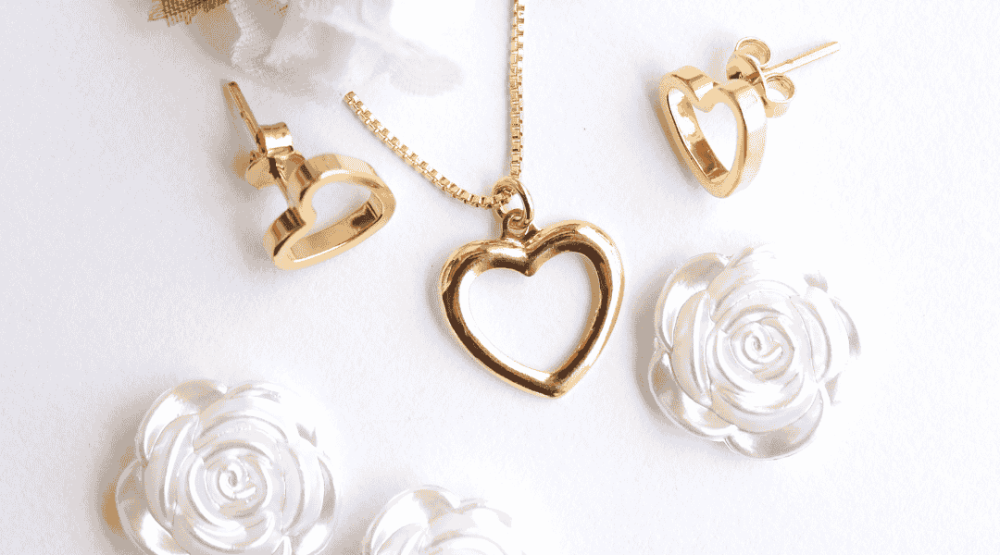 إكسسوارات نسائية راقية وعصرية لإطلالة مميزة وأنيقة