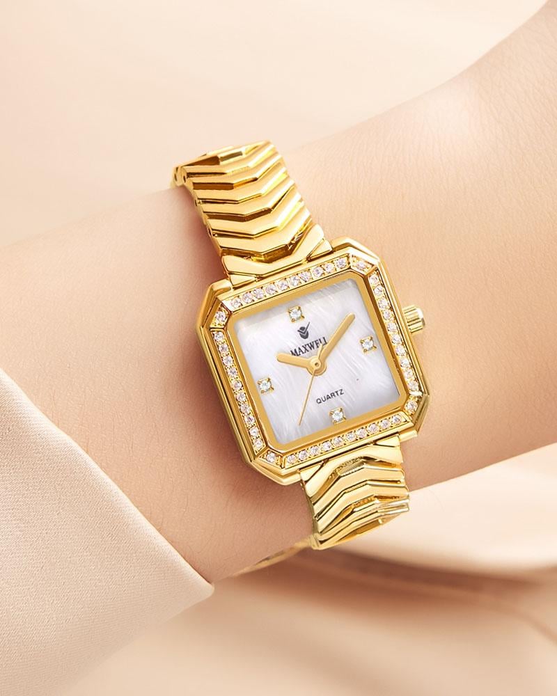 ساعة نسائية شكل مربع  مينا أبيض وحزام ذهبي