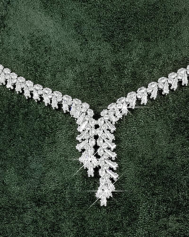 طقم مجوهرات مميز بشلالات متدلية مزينة بالزركون اللامع للمناسبات