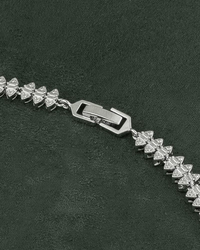 طقم نسائي فضي عريض فاخر بالزركون الفضي