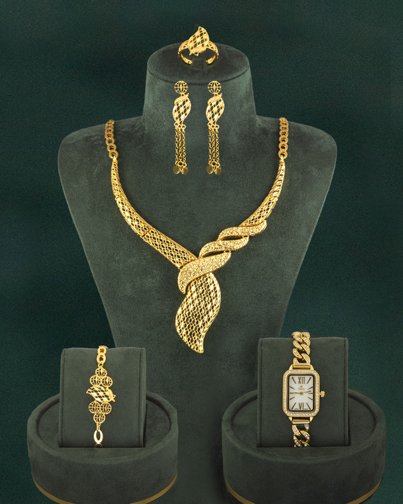 طقم مجوهرات بلمعة الذهب مع ساعة يد نسائية تصميم ذهبي