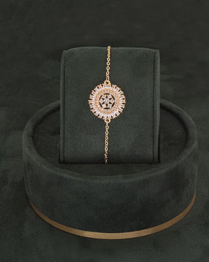 طقم مجوهرات ذهبي ناعم