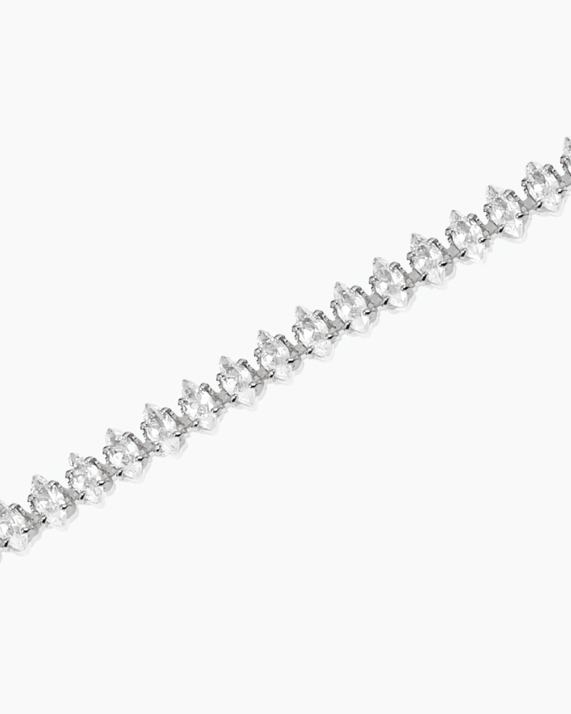 اسوارة نسائية تنس فضية مرصعة بالزركون