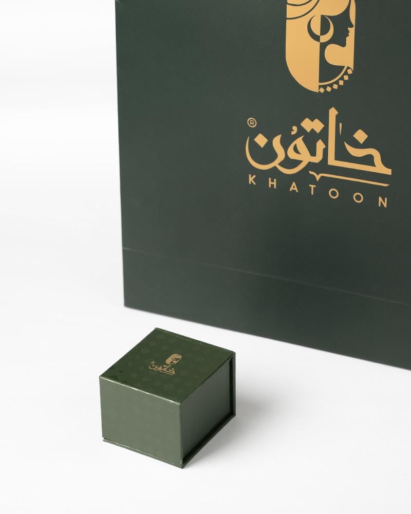 خاتم نسائي فضي مرصع بالزركون يزدان بلمعة الألماس