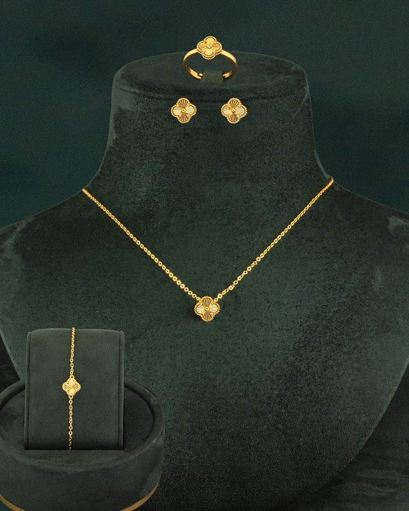 ساعة نسائية ذهبية مع طقم مجوهرات بتصميم عالمي – هدية تترك أثرها للأبد