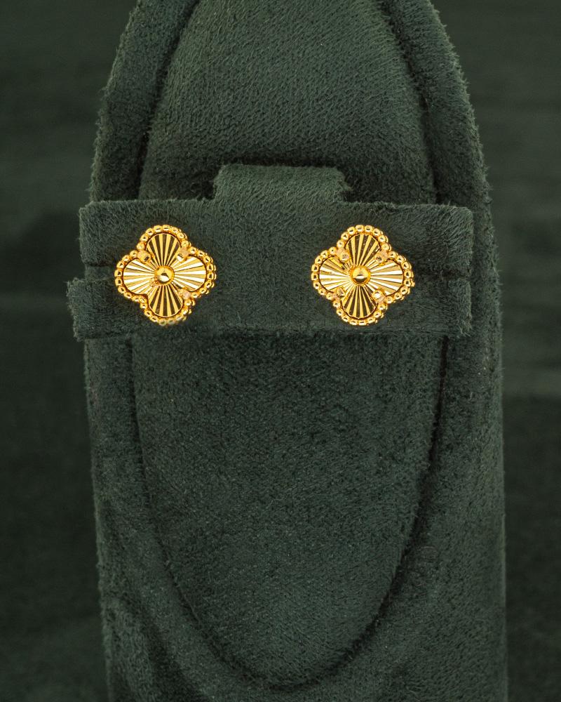 ساعة نسائية ذهبية مع طقم مجوهرات بتصميم عالمي – هدية تترك أثرها للأبد