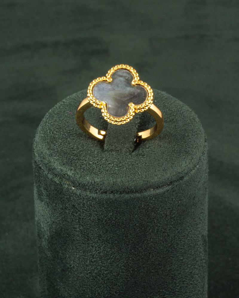 طقم مجوهرات بتصميم عالمي وردة رمادية مع ساعة ذهبية راقية