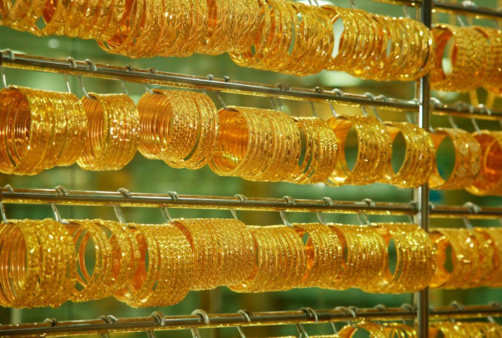 أنواع المجوهرات الذهبية: دليلك لاختيار القطعة المثالية
