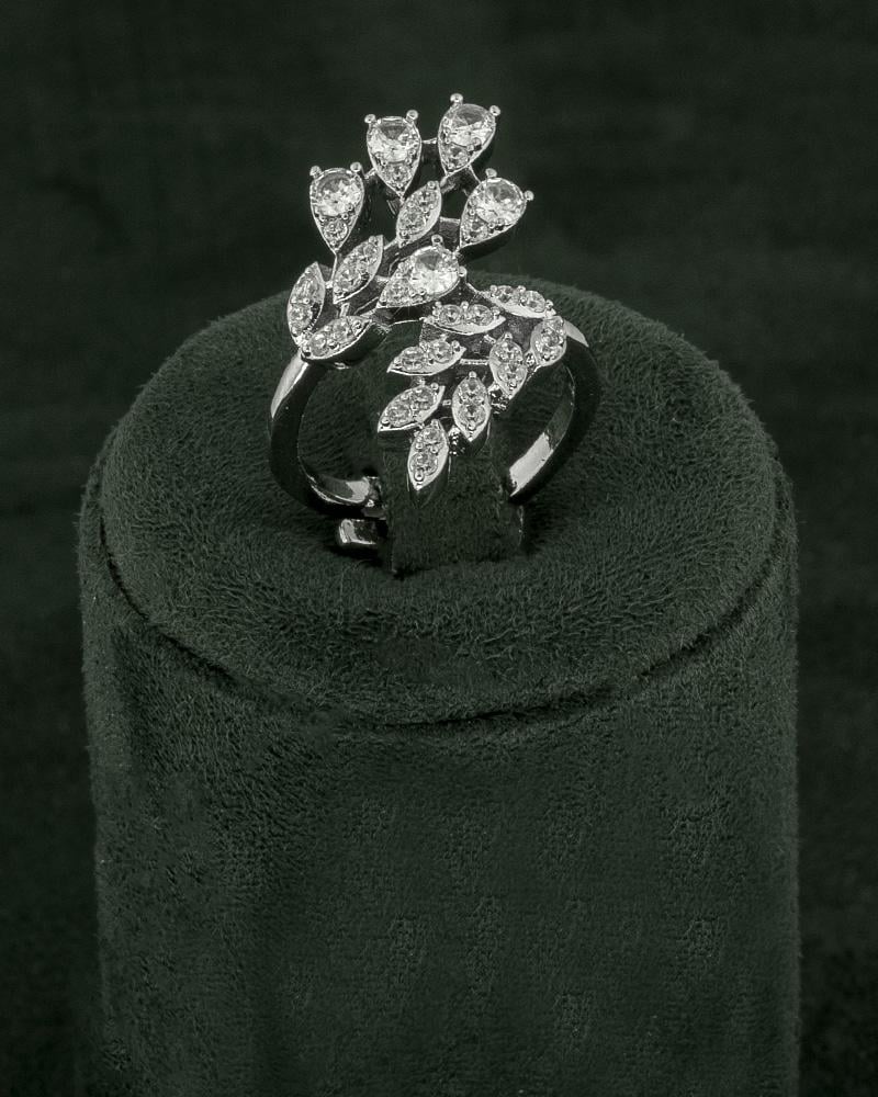 طقم زركون بتصميم الوشاح مرصع بفصوص الزركون