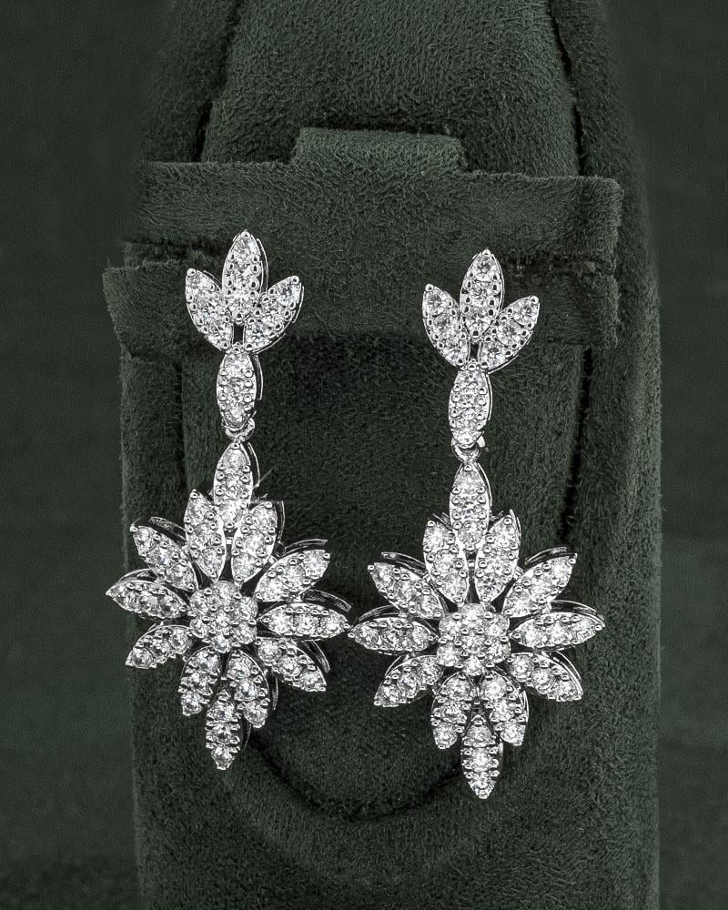 طقم مجوهرات زركون فاخر بلمعة الألماس