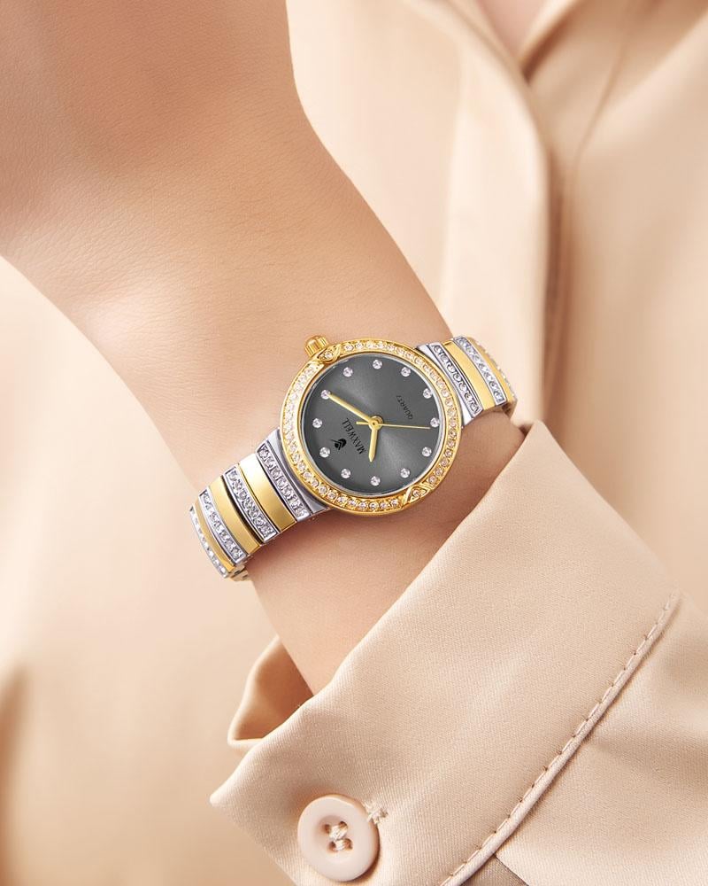 ساعة فخمة بإطار مزين بالزركون مينا رمادي