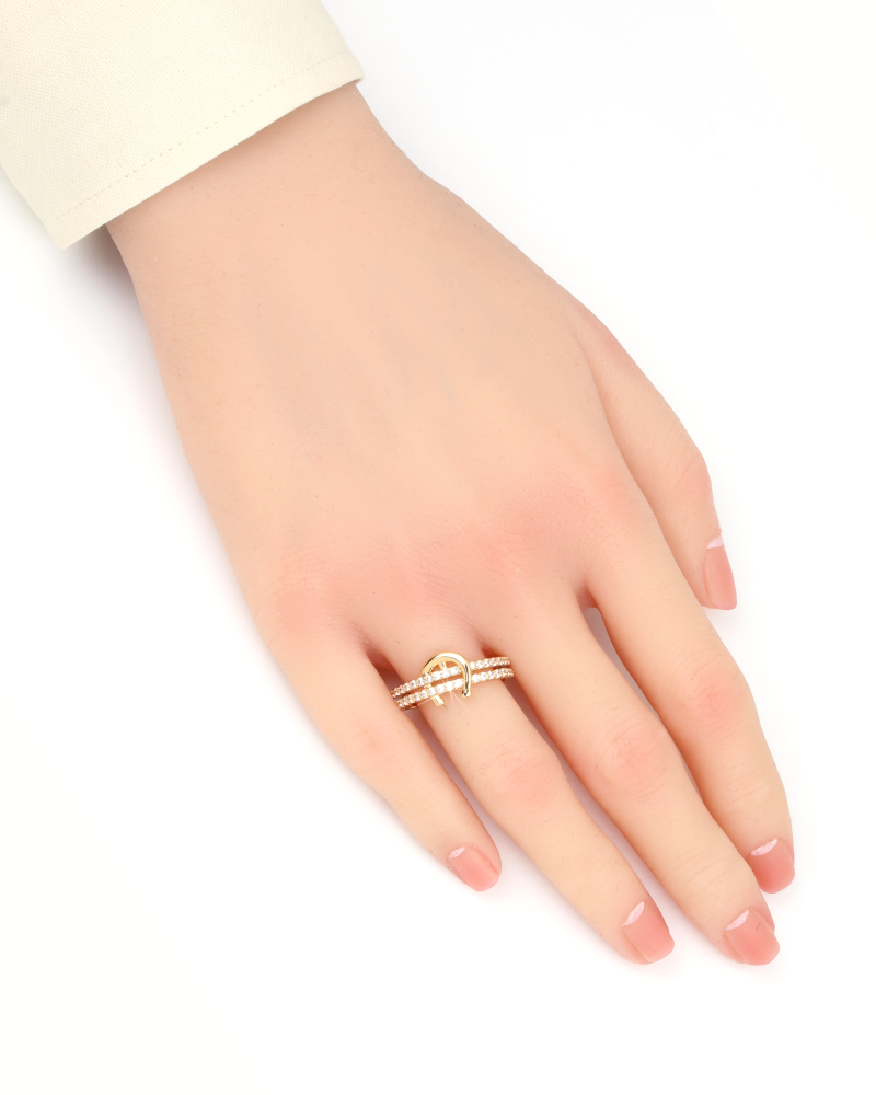 خاتم تنس ذهبي بتصميم حرف A