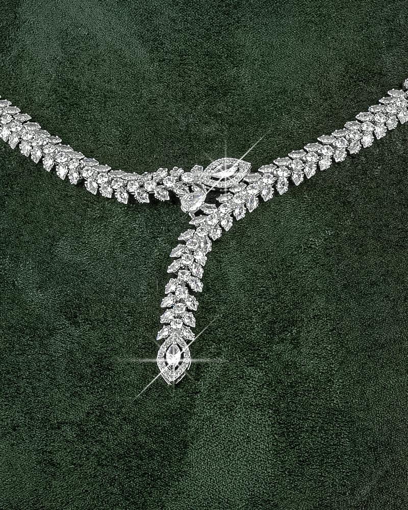 طقم اكسسوار فضي مميز بدموع الورد المرصعة بالزركون للمناسبات