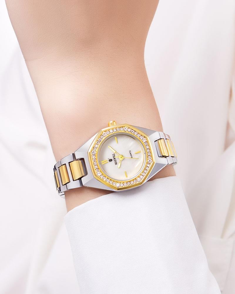 ساعة نسائية مزينة بالزركون لون فضي ذهبي