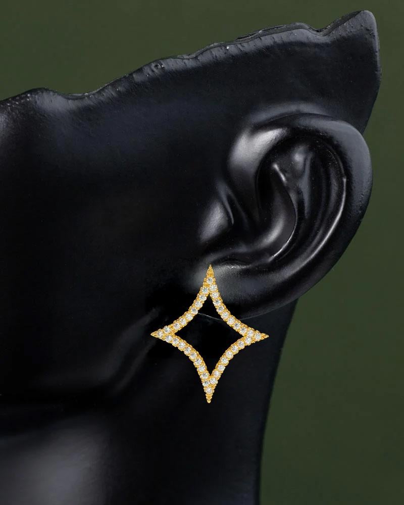 أقراط ذهبية ناعمة للنساء  بتصميم فاخر