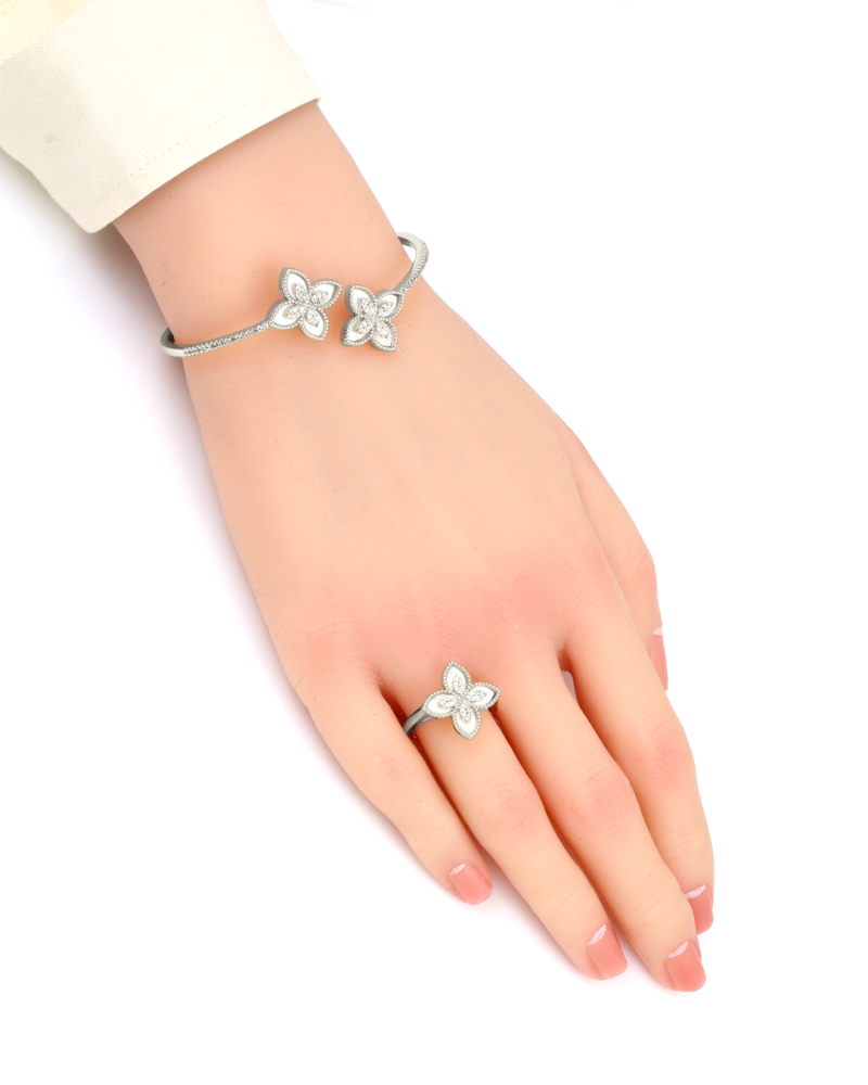 طقم اسوارة وخاتم تصميم زهرة ماسية مرصع بالزركون