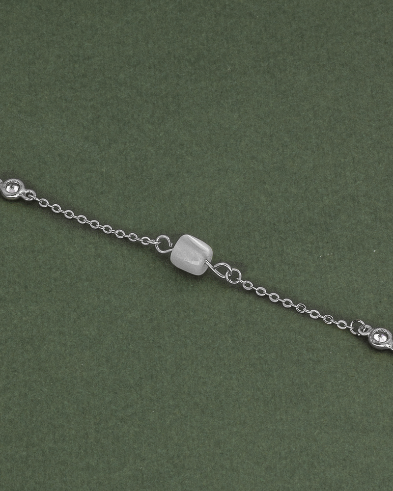 اسوارة يد نسائية مزينة باللؤلؤ والزركون