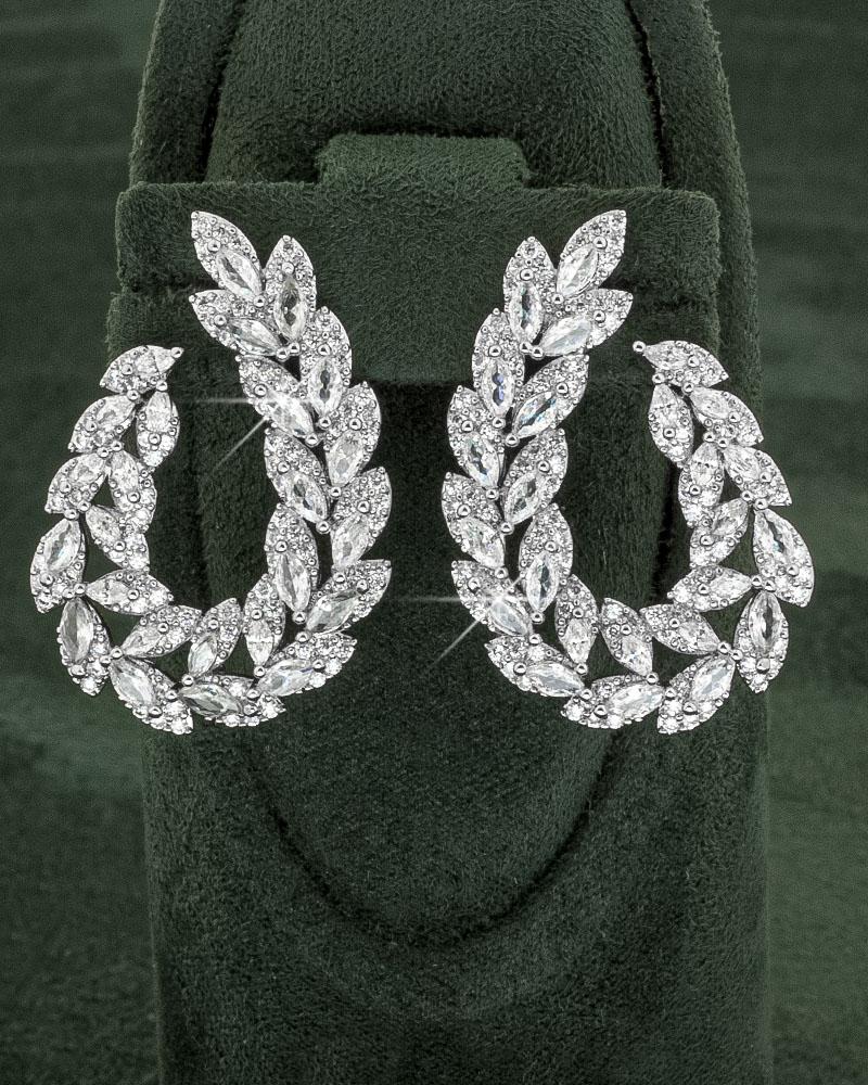 طقم زركون فاخر مزين بلمعة الألماس للمناسبات