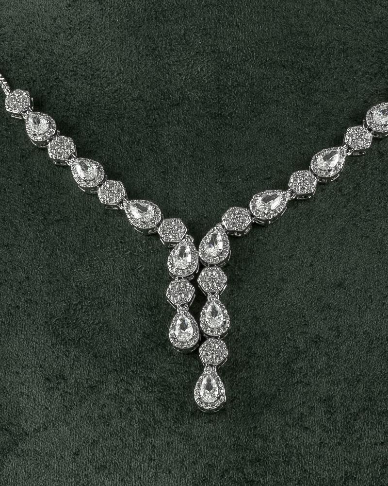 طقم شوكر نسائي مرصع بحبات الزركون الماسية