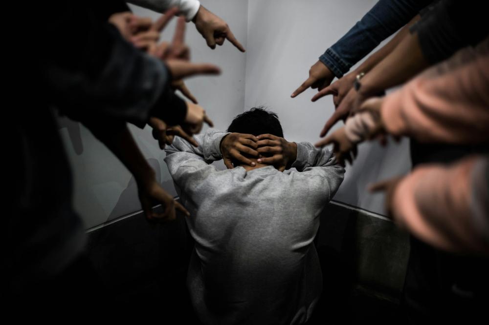 تعريف التحرش والعقوبات القانونية في السعودية: حماية الأفراد وفق نظام مكافحة التحرش