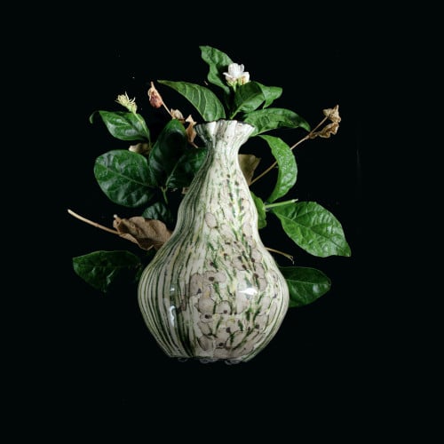 رَوْح  / ROUH  مزهرية