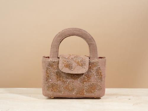 Luma طلب مسبق