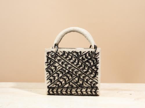 Pure Shadow طلب مسبق