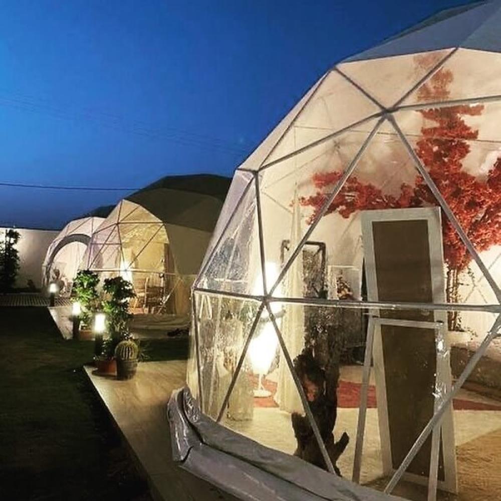 خيمة قبة دائرية نصف شفافة قطر 8 متر بباب جانبي