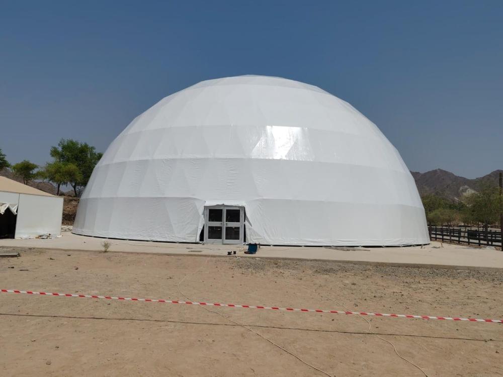 القباب الجيودييسة من neom tents