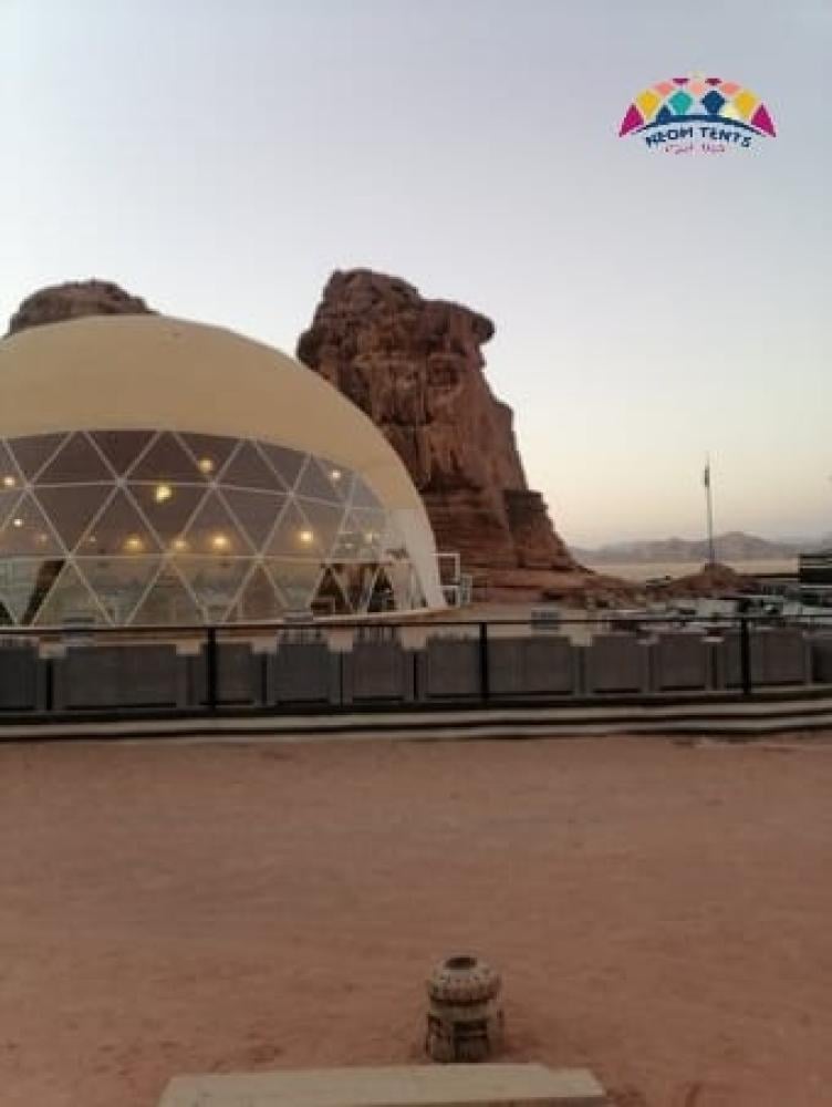 خيمة قبة دائرية نصف شفافة قطر 4 متر باب جانبي